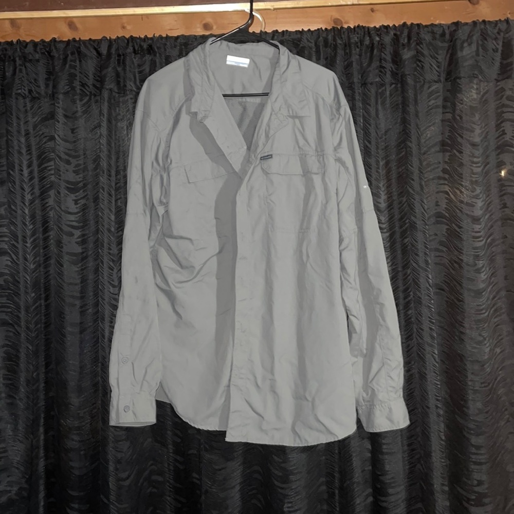 Gray Columbia Men’s Fishing Button up Shirt